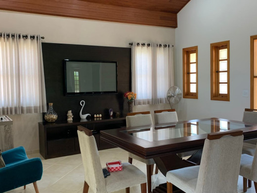 WhatsApp Image 2025-11-12 at 13.50.53 (1).jpeg