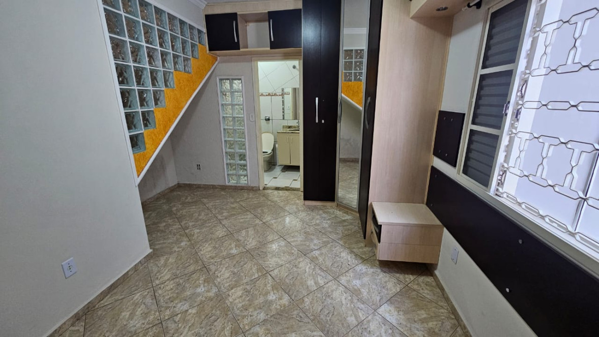 WhatsApp Image 2025-10-17 at 17.57.35 (1).jpeg