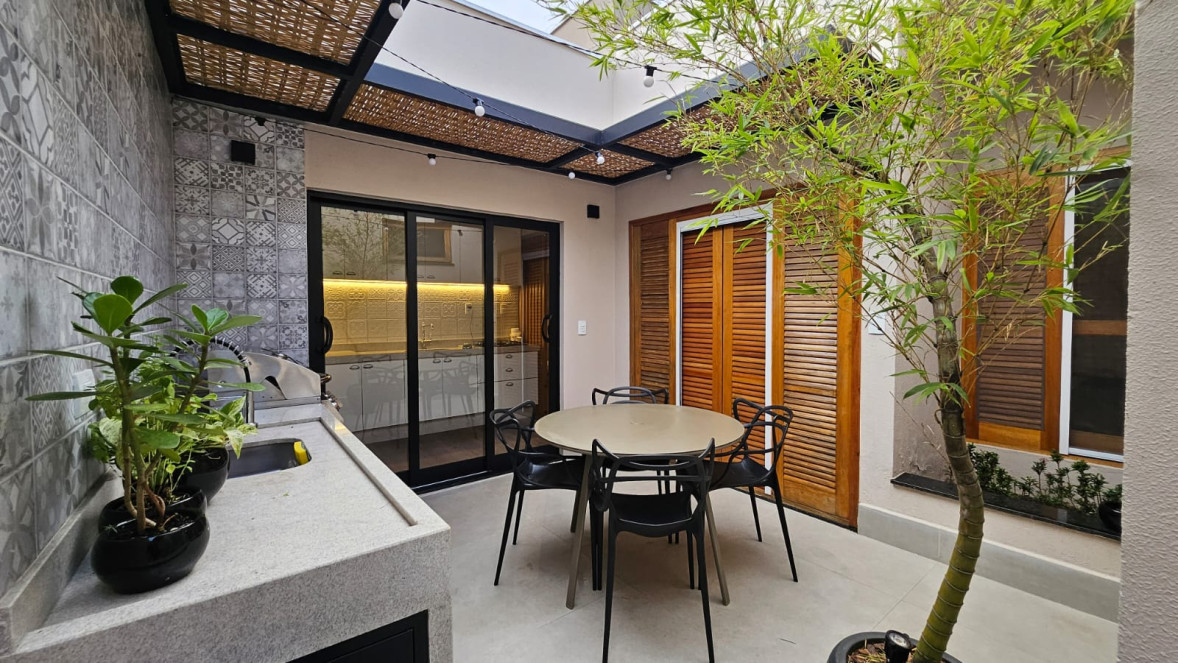 WhatsApp Image 2025-12-05 at 11.06.21 (1).jpeg